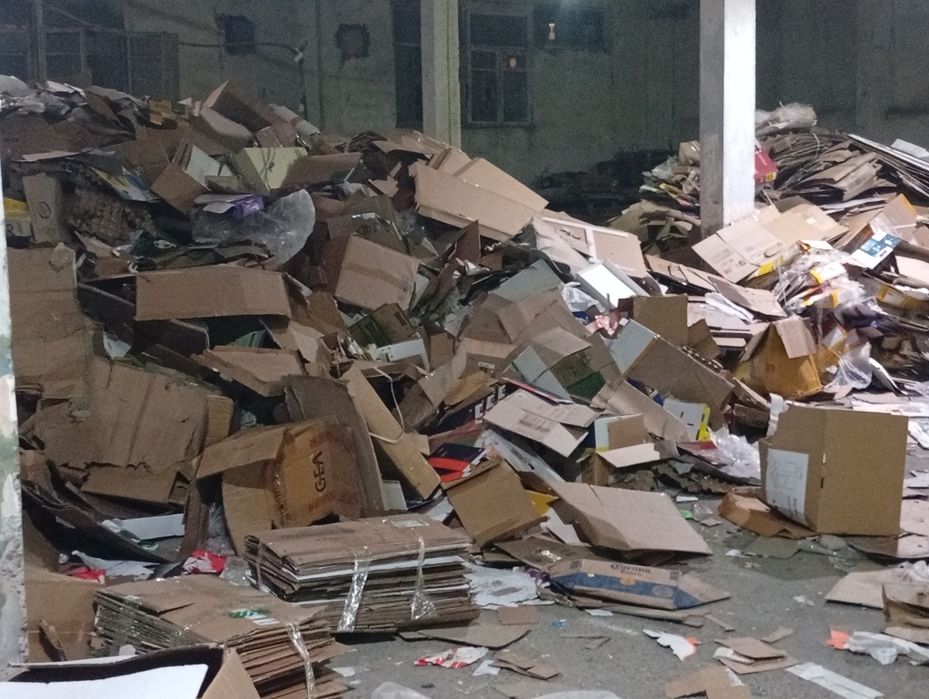 Makalatura metallom maklatura makulatura karobka Plastik Salafan