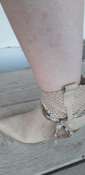 Botine marca  Dee Zee