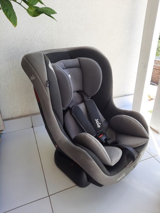 Детское автомобильное кресло Joie