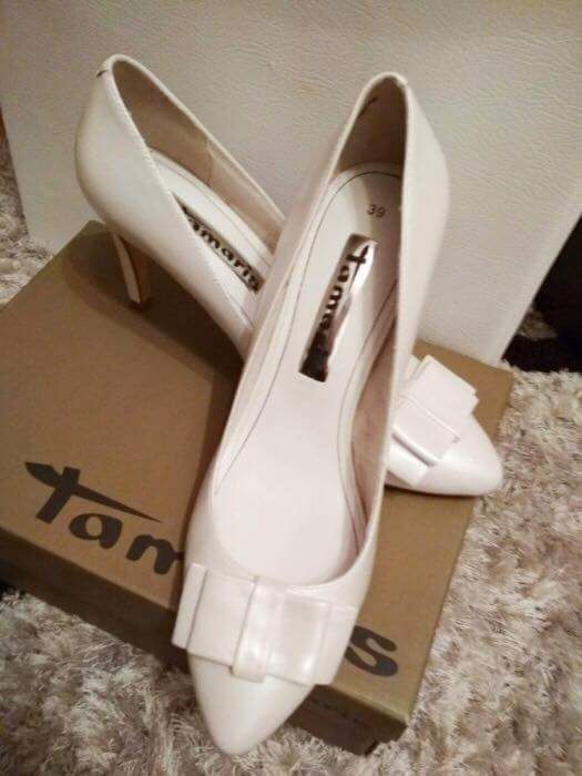 Pantofi  albi din piele pentru mireasă