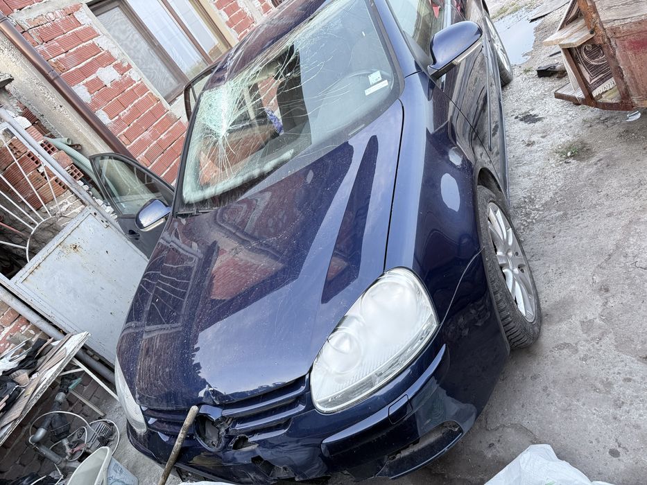 Продава се на части