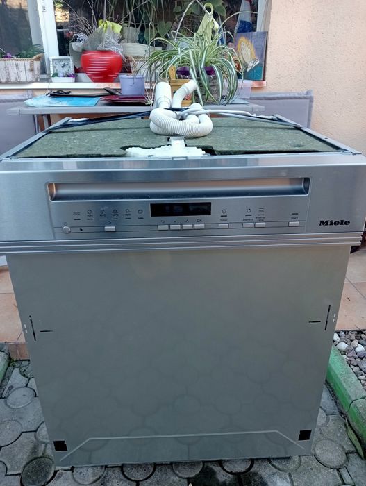 Miele G7205 SCI XXL Masina spalat vase Premium Germana Clasa AAA  Noua