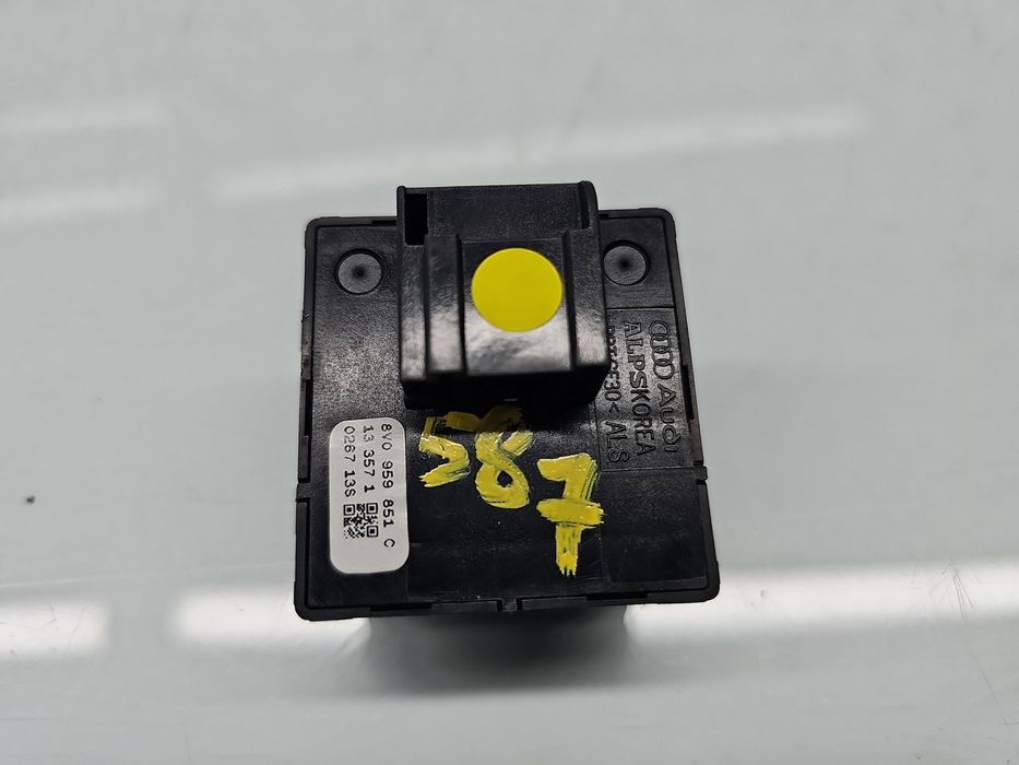 Butoane comanda geamuri sofer AUDI A3 (8V1) [Fabr 2012-prezent] 8V0959