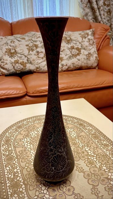Продам вазы индийские  латунь