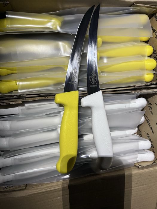 **Vând cuțite de măcelărie**