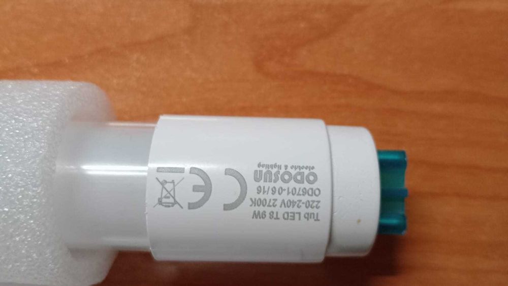 Bec LED 9W ce inlocuieste tub neon clasic. 2 buc. Lumina calda 2700K