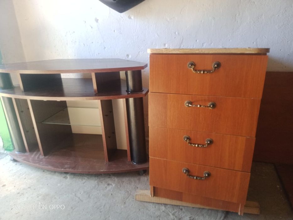 Продам тумбу под телевизор тумбочка в подарок