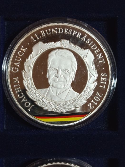 Посребрени плакети с частично позлатяване"Президентите на Германия"