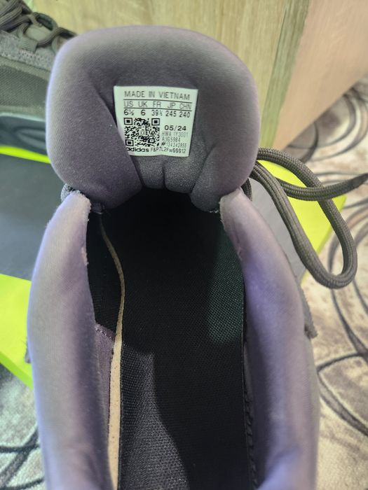 Кроссовки мужские 39.5 р