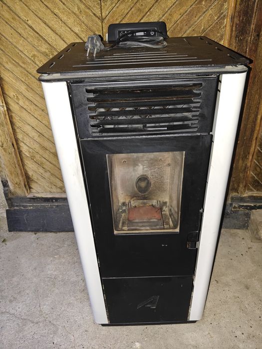 Италианска суха пелетна камина ARTEX Easy L - 10.1 kW
