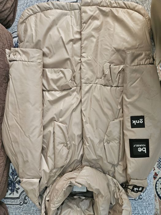 Продам ветровку и плащи на девочку