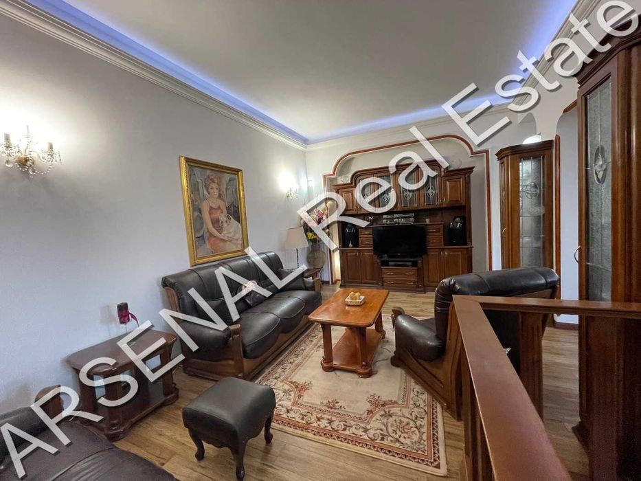 Дава се под наем Многостаен апартамент в София, Център - 220 кв.м за 2000 € - Снимка #9