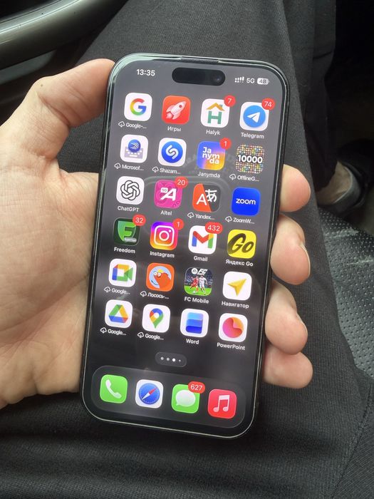 Продам айфон 15