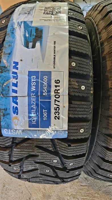 Автошины шипованые новые 235/70 R16