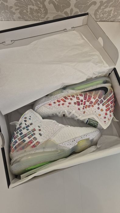 Nike LeBron 17, cod BQ3177-100,  mărimea 41.