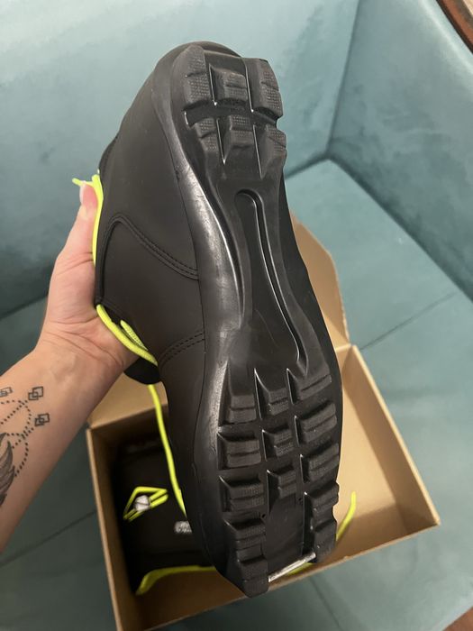 Продам лыжные беговые ботинки фирмы TREK