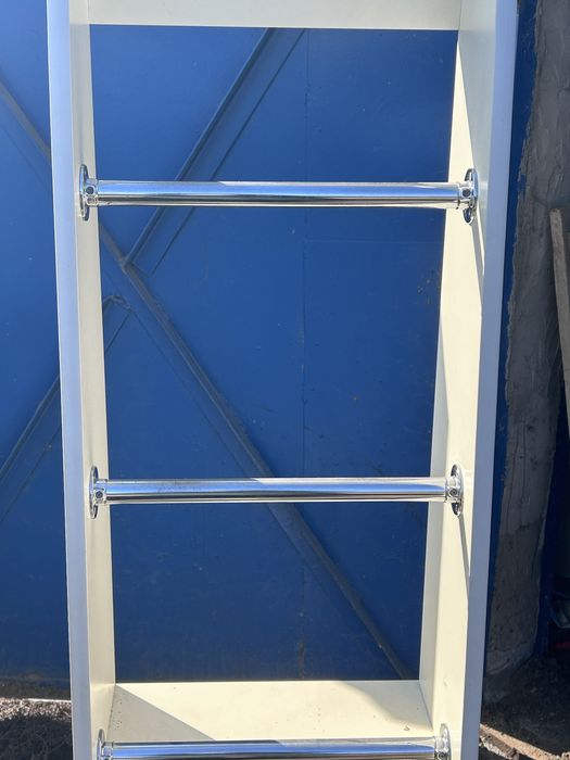 Продается 2х ярусная кровать с матрасом