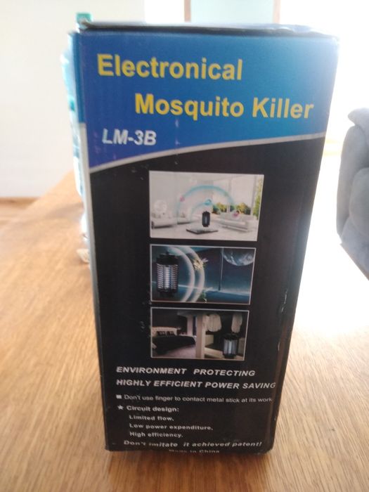 Vând aparat electric antiinsecte