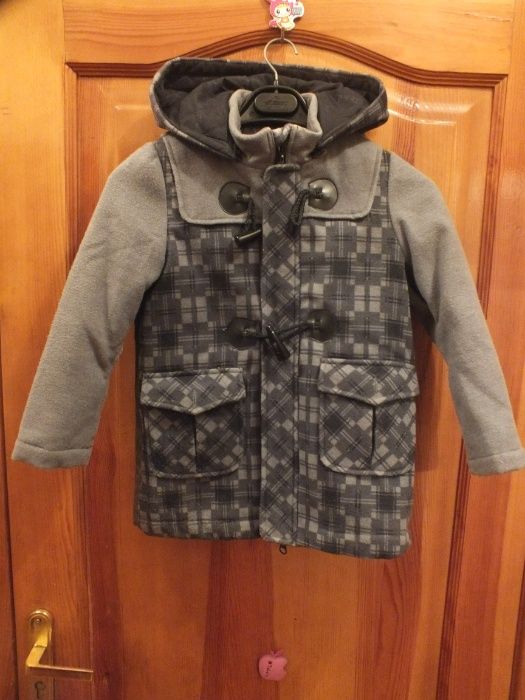 продам детское осенние пальто