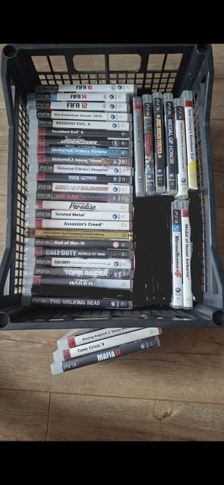 Vând jocuri de ps3
