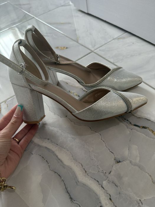 Pantofi dama marime 38