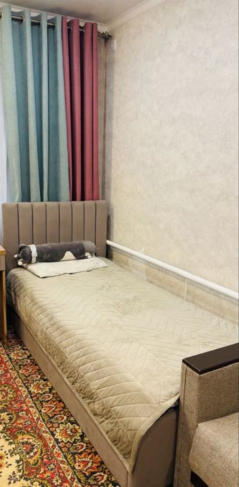Продам 2 кровати с матрасом размером 90*200