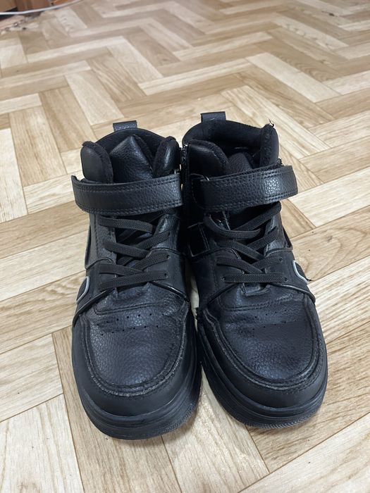 Продам ботинки осень-весна