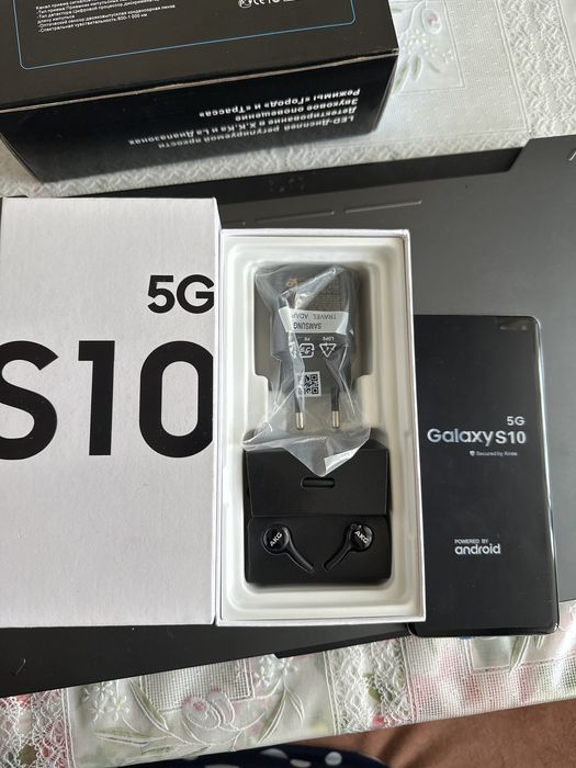 Продам самсунг s10