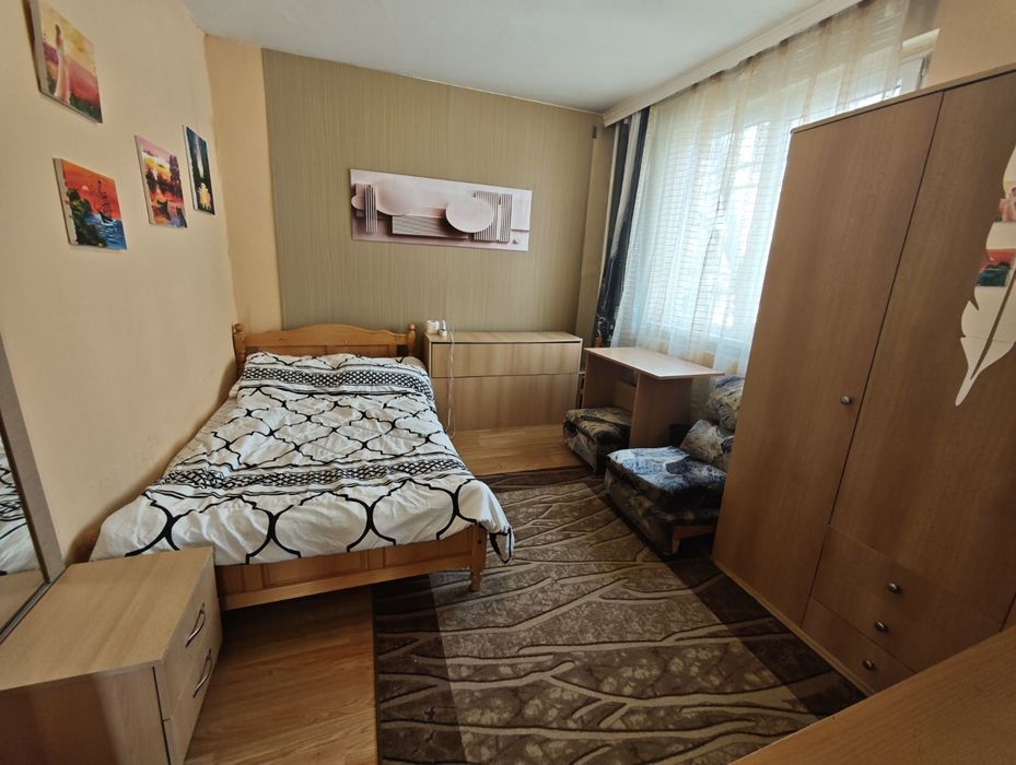 4-стаен в София-Света Троица площ 92