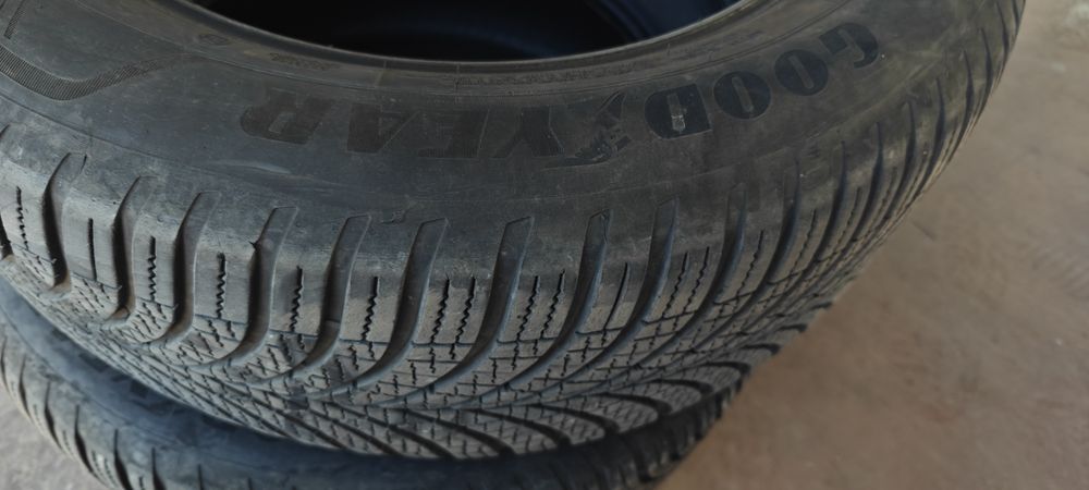 Goodyear Vector 235/55/17 4 seasons