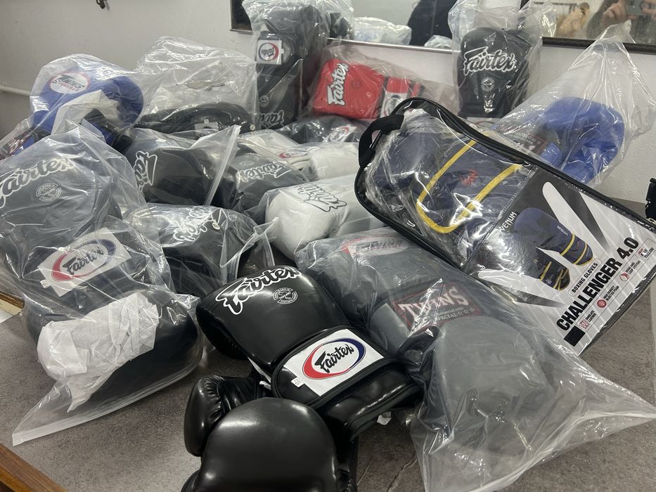 Manusi de box Fairtex,Twins,Venum