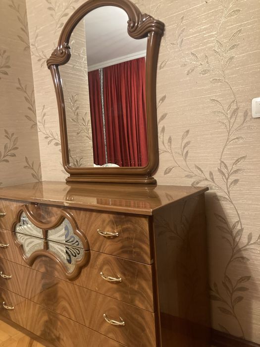 Спальный камод с зерколом