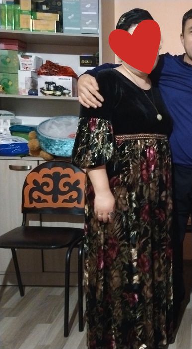 Продается костюмы платье очень красивый