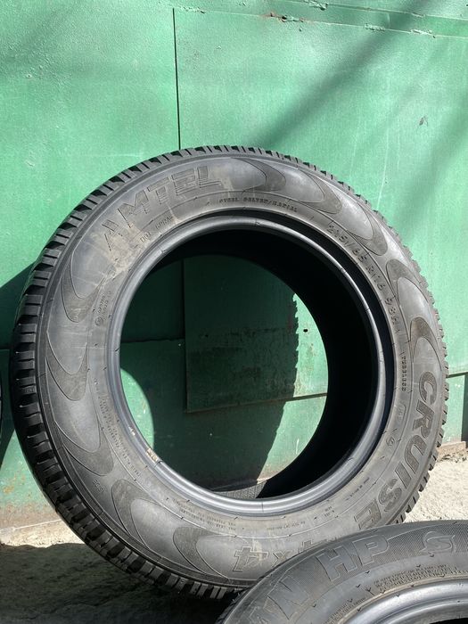 Продам резину (пара)  215/65 R16