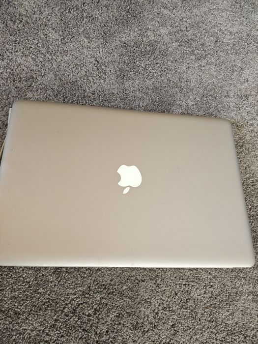 MacBook pro late 2011