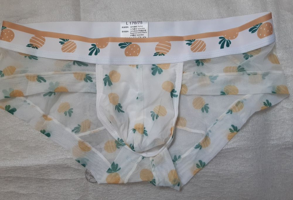 Chiloti barbati foarte subtiri de vară sexi ceva deosebit