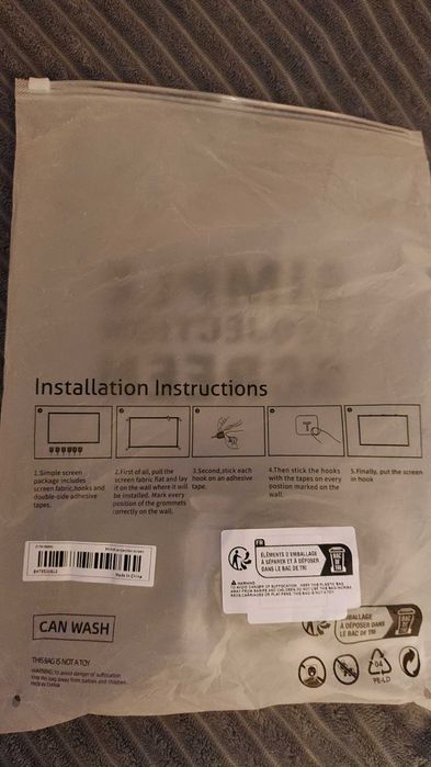 Продаётся 84-дюймовой экран для проектора.