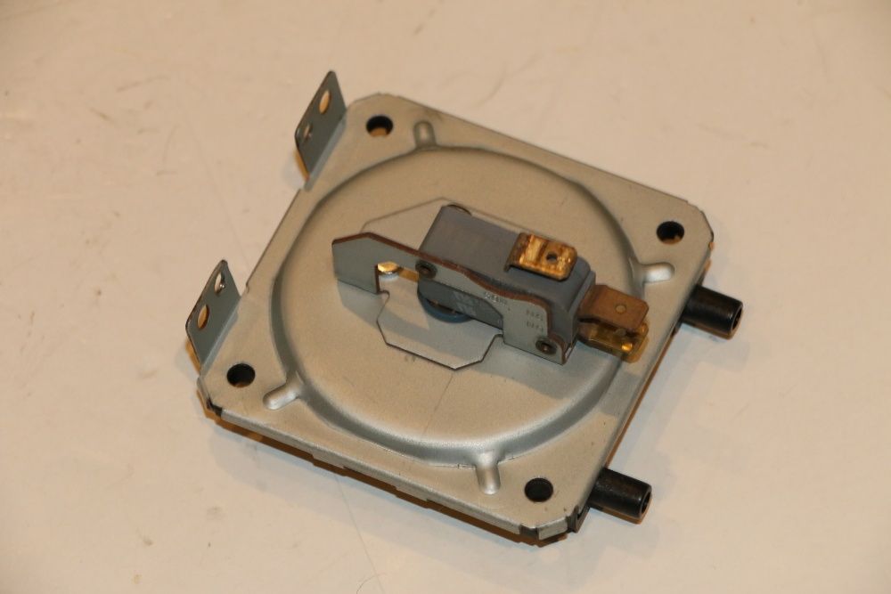 Presostat de aer GreeTech 1.0 mbar GPS 100 pentru centrala Motan