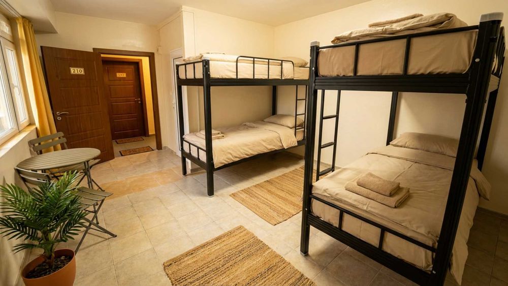 Легло в Хостел за работници - 10 евро на вечер без ДДС