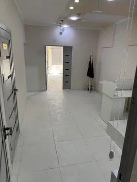 Чиланзар 11 ор круг Аль Хоразми 1этаж 55м² 2комнаты в доль дороги