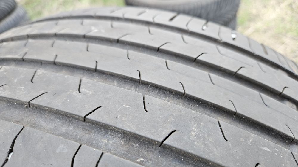 2бр гуми 235 55 17 дот 23 континентал continental