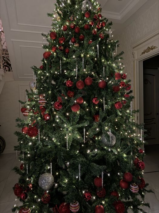 Продам елку 3.4 метра высотой