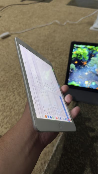 Ipad air 2012  holati zor chizlgan joyi yok