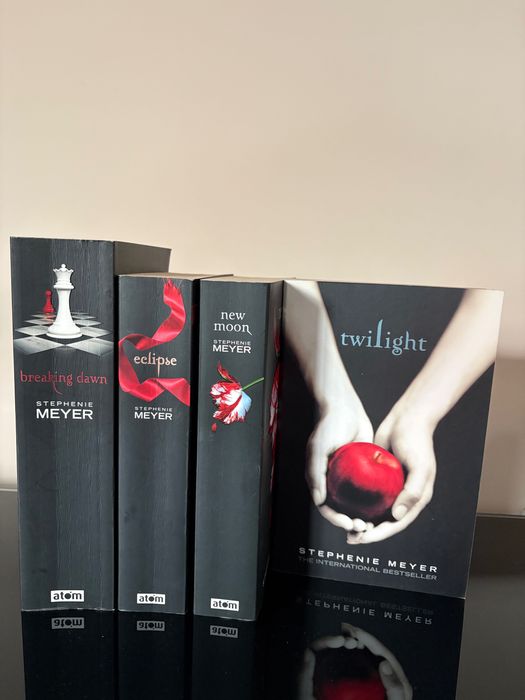 Комплект книги Здрач на английски