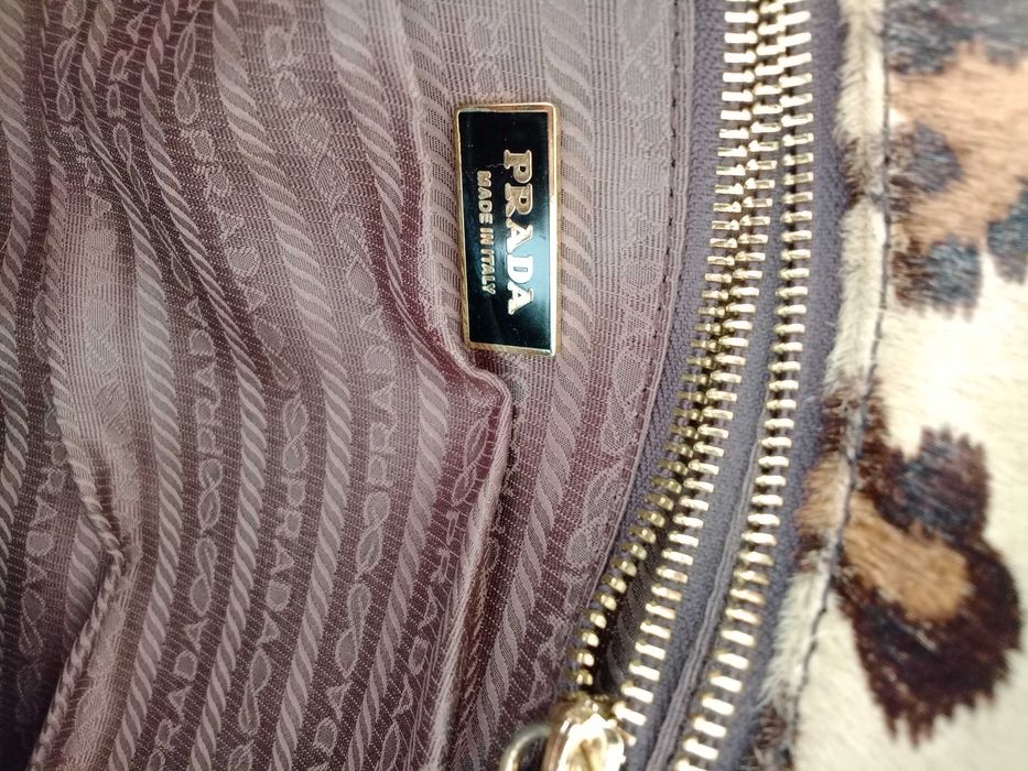 Чанта PRADA, с косъм