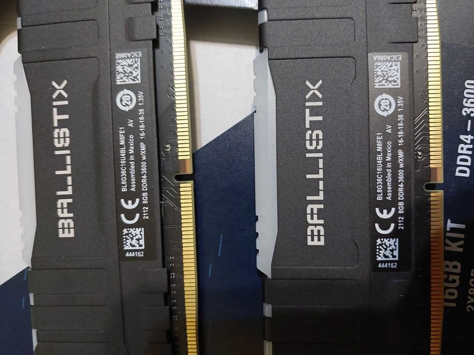 16GB DDR4 3600Mhz CL16 - Crucial BallsitX RGB