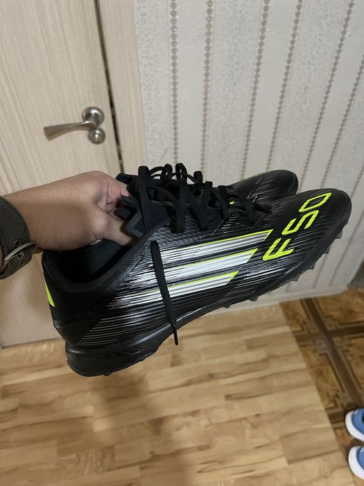 продам шиповки за 12000