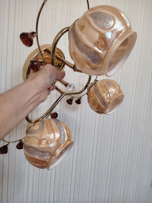 Люстра трехрожковая