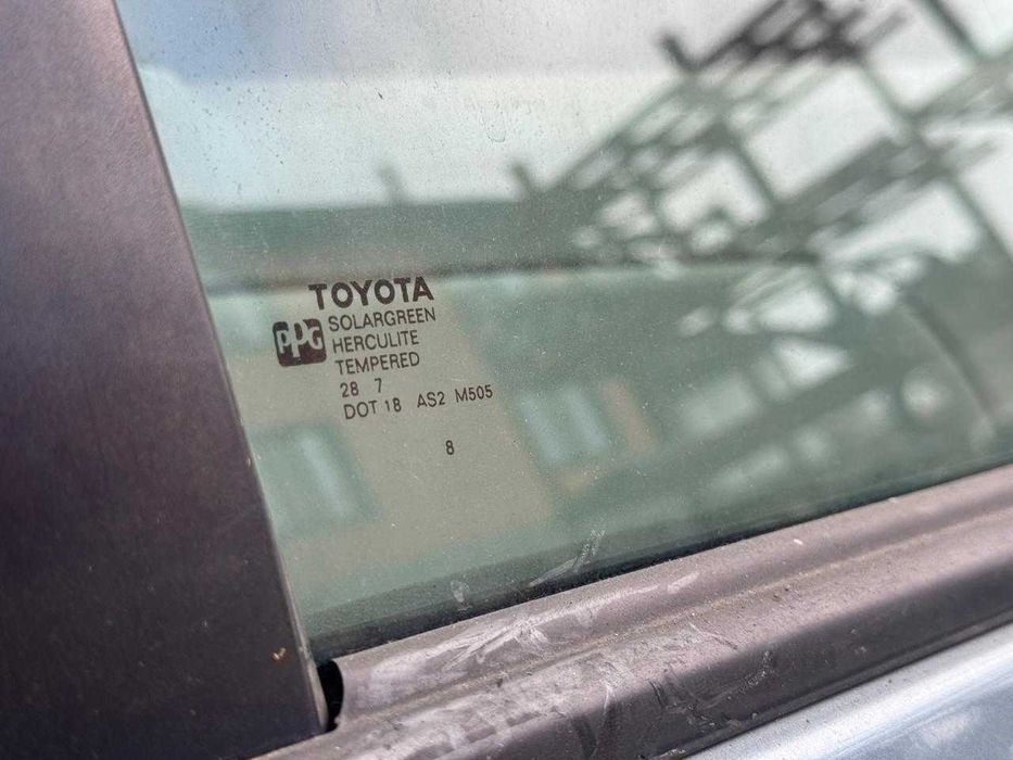 Двери Toyota Siena