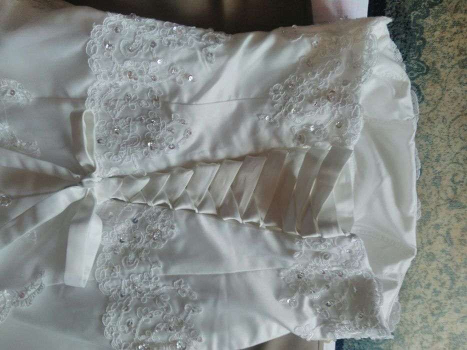 Rochie mireasa+ cadou gentuta și diadema